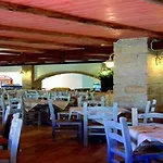 Club Esse فندق بالاو