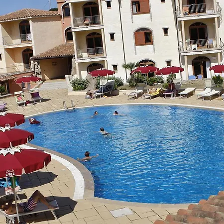 Club Esse بالاو