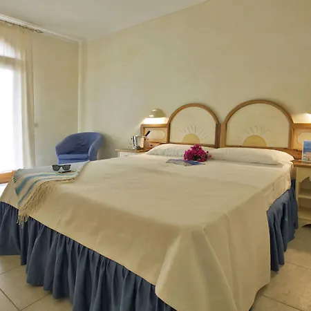 Club Esse Beach Hotel 4*