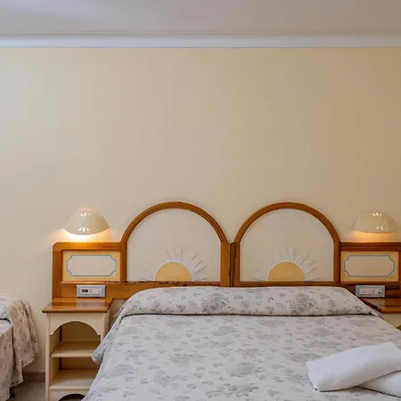 Club Esse Hotel 4*