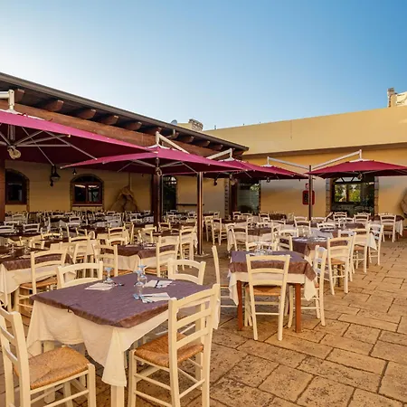 Club Esse Hotel 4*