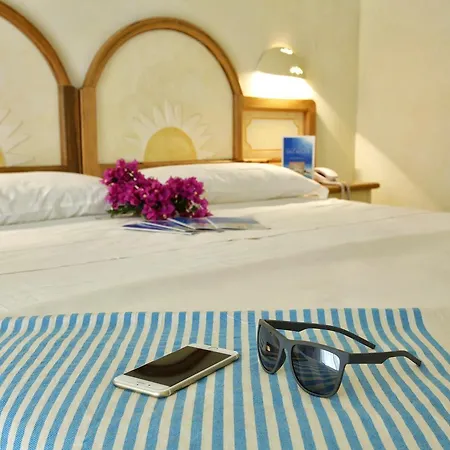 Club Esse Beach Hotel 4*